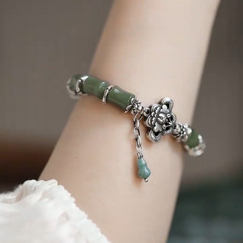 Ethnic Wear Fashion Designer - สร้อยข้อมือไม้ไผ่สไตล์จีนโบราณประดับพู่และลูกปัดสำหรับผู้หญิง ดีไซน์ลายดอกโบตั๋น สวยงาม งานแฮนด์เมด ของขวัญ เครื่องประดับสำหรับใส่ทุกวัน